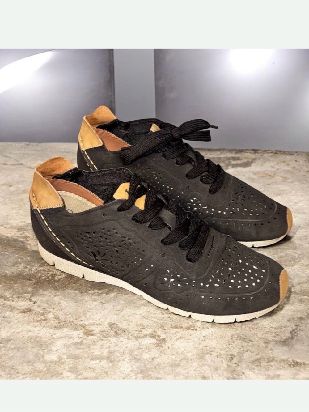 Boutique by Corky's Women's faux suede Perforated sneakers women’s shoes size 10